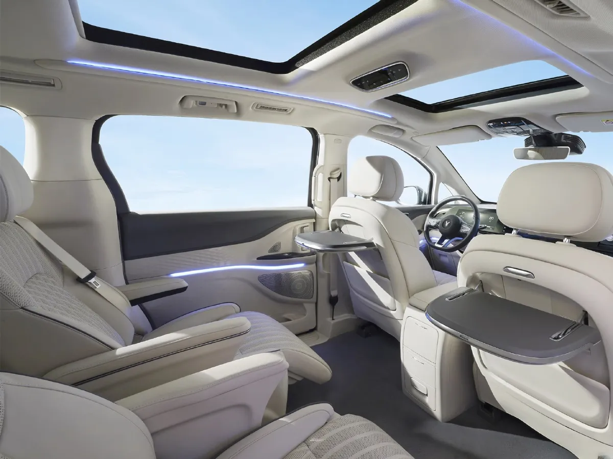 Voyah Dream,autocango,china used car exporter,china ev exporter,chinese used car exporter,chinese used ev exporter