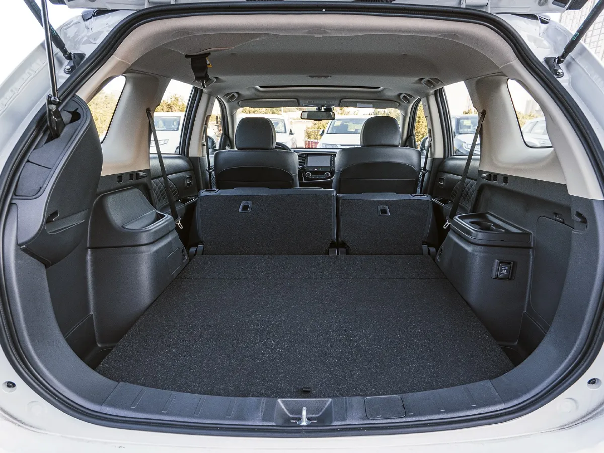 Mitsubishi Outlander,autocango,china used car exporter,china ev exporter,chinese used car exporter,chinese used ev exporter