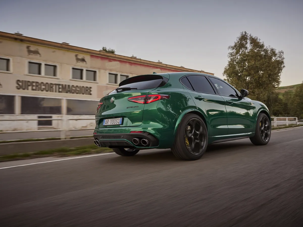 Alfa Romeo Stelvio,autocango,china used car exporter,china ev exporter,chinese used car exporter,chinese used ev exporter