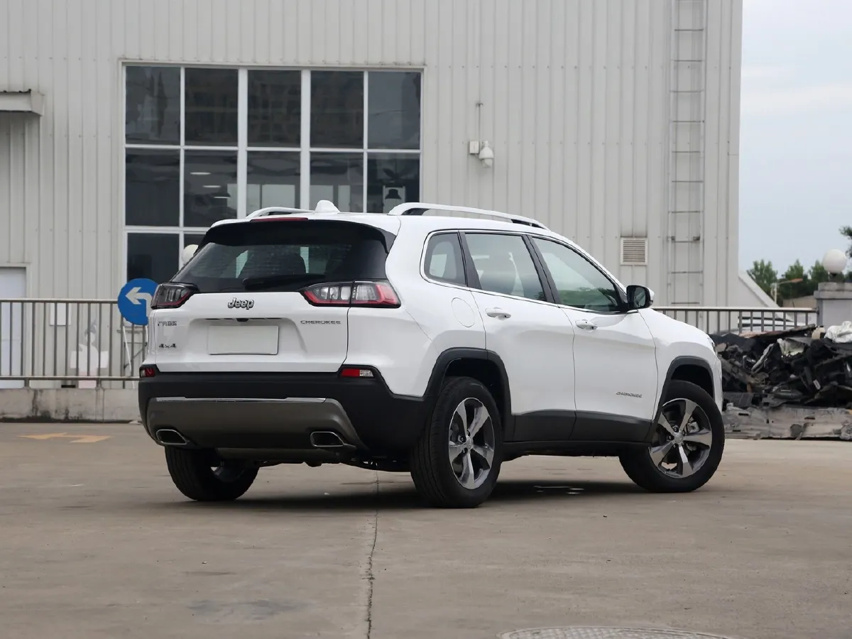 Jeep Cherokee,autocango,china used car exporter,china ev exporter,chinese used car exporter,chinese used ev exporter