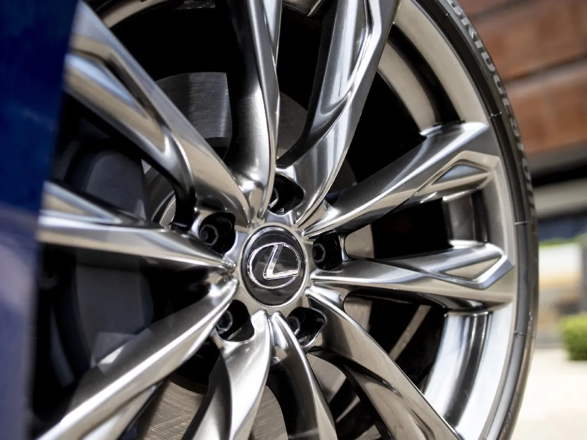 Lexus IS,autocango,china used car exporter,china ev exporter,chinese used car exporter,chinese used ev exporter