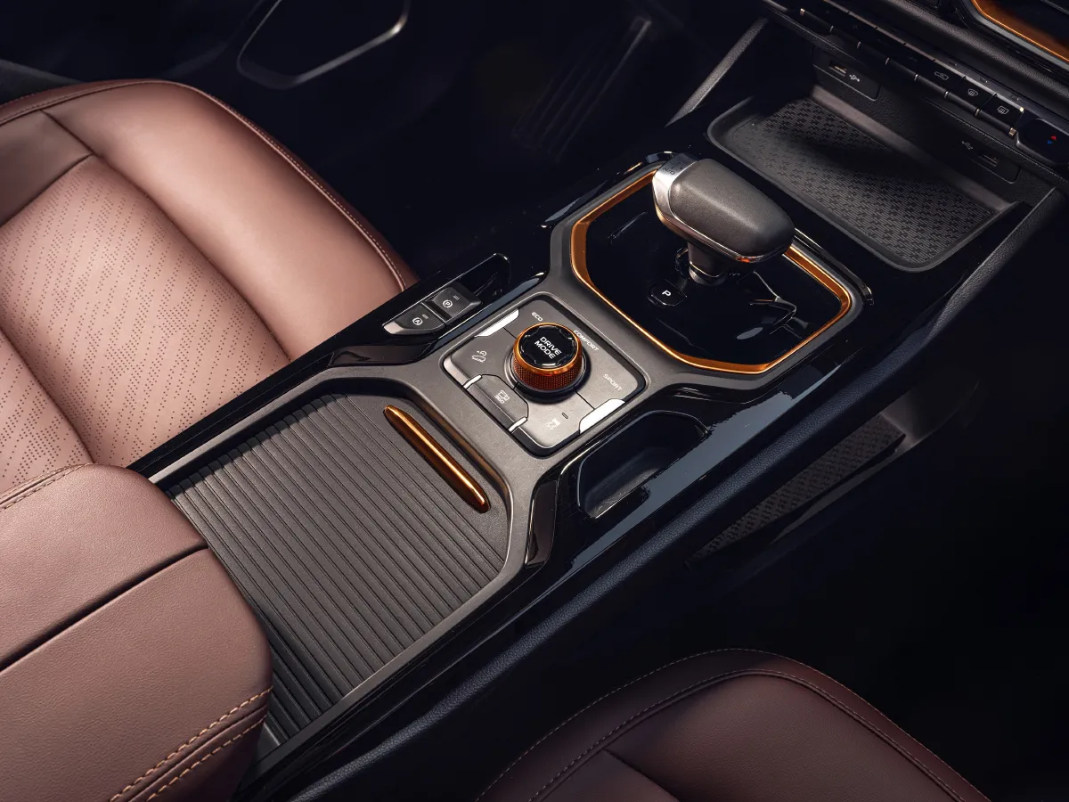 Geely Okavango,autocango,china used car exporter,china ev exporter,chinese used car exporter,chinese used ev exporter