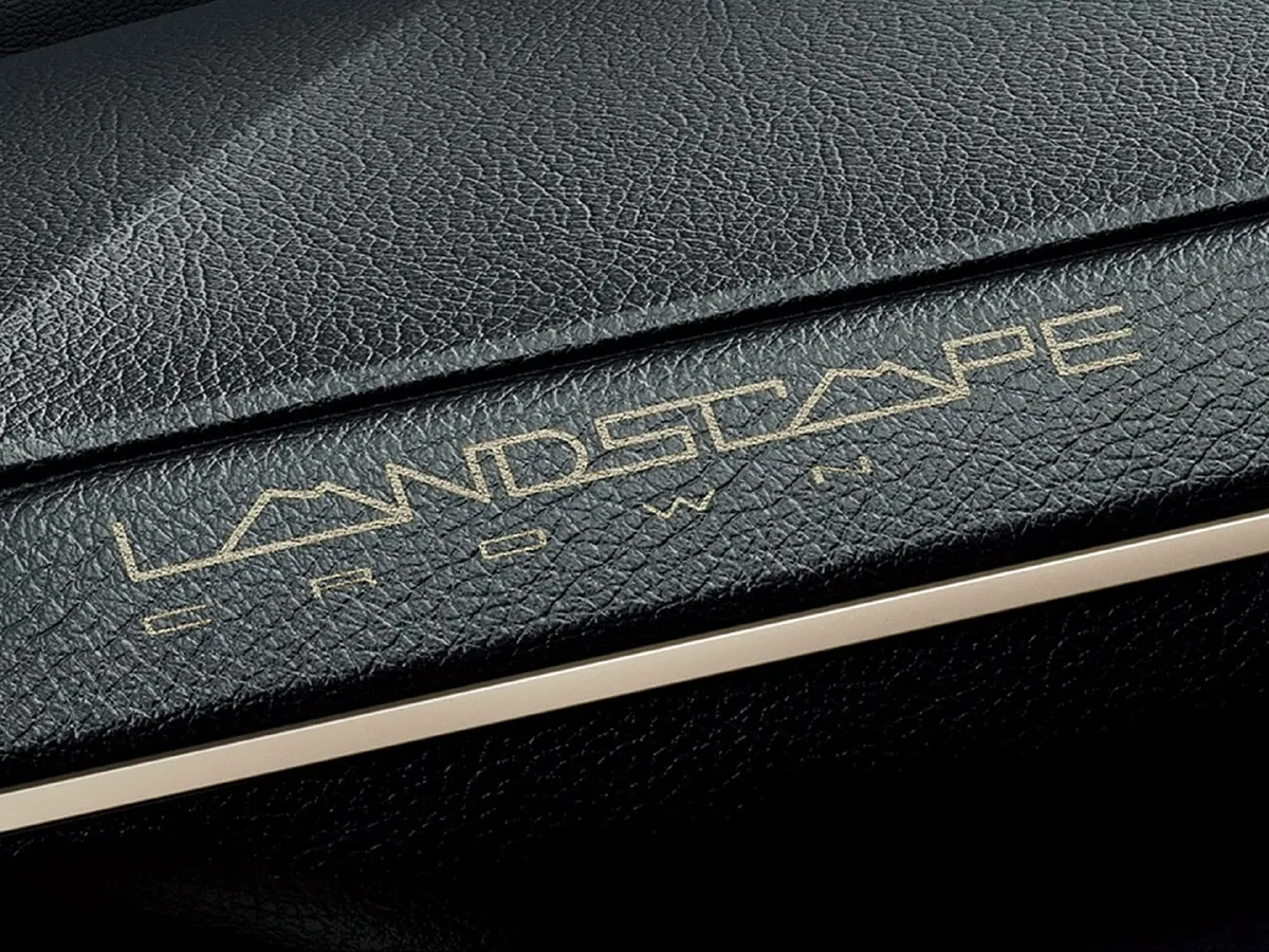 Toyota Crown,autocango,china used car exporter,china ev exporter,chinese used car exporter,chinese used ev exporter