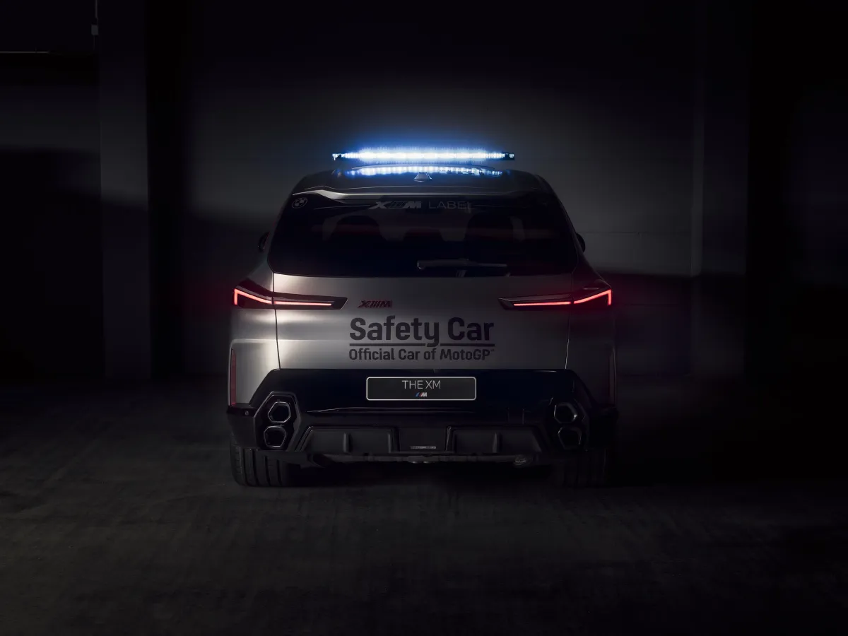 2023 BMW XM 4.4T 585HP V8 8AT PHEV 25.7KWH,autocango,china used car exporter,china ev exporter,chinese used car exporter,chinese used ev exporter