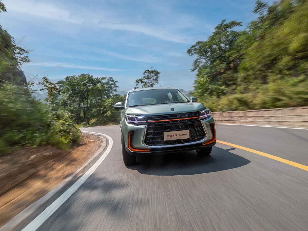 DongFeng Forthing T5,autocango,china used car exporter,china ev exporter,chinese used car exporter,chinese used ev exporter