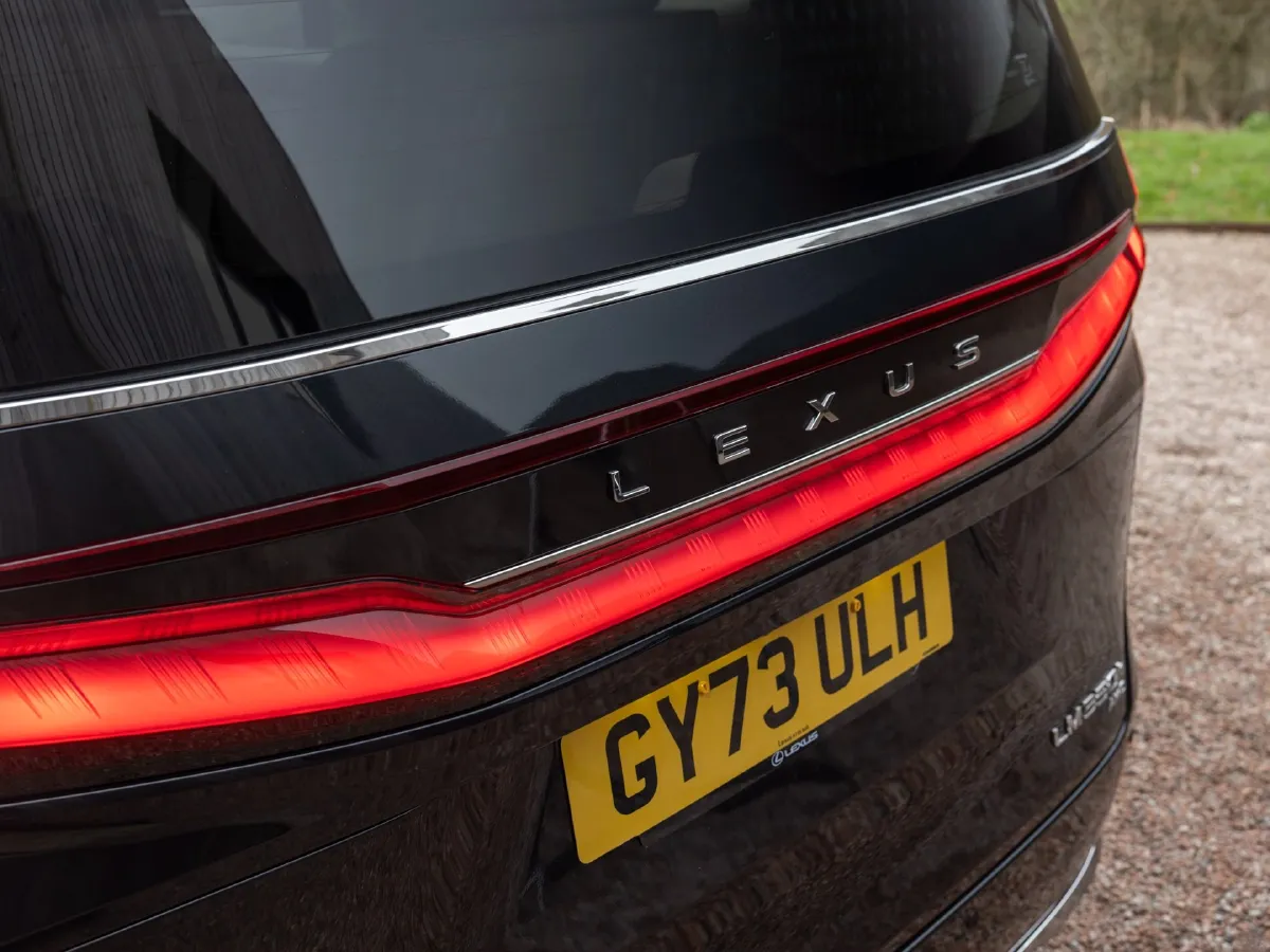 Lexus LM,autocango,china used car exporter,china ev exporter,chinese used car exporter,chinese used ev exporter