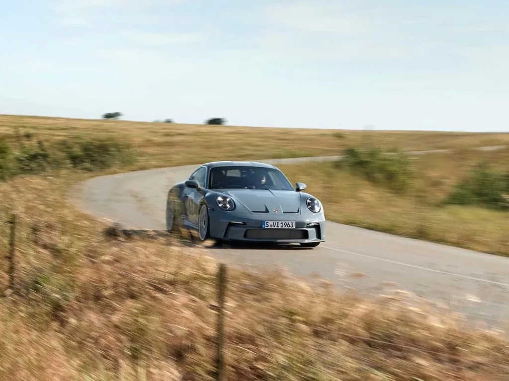 Porsche 911,autocango,china used car exporter,china ev exporter,chinese used car exporter,chinese used ev exporter