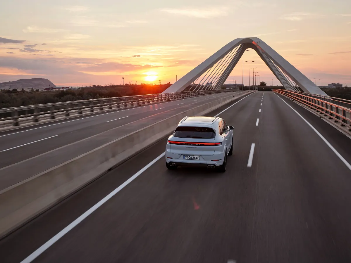 Porsche Cayenne,autocango,china used car exporter,china ev exporter,chinese used car exporter,chinese used ev exporter