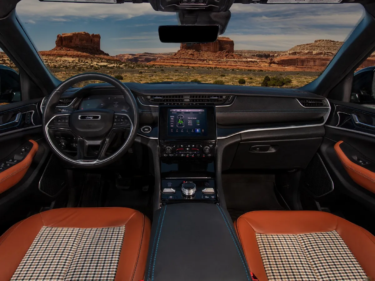 Jeep Grand Cherokee 4XE,autocango,china used car exporter,china ev exporter,chinese used car exporter,chinese used ev exporter