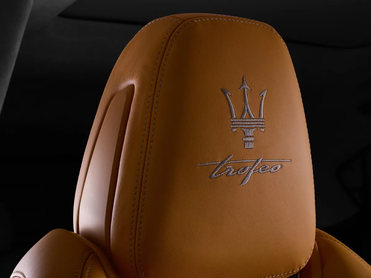 Maserati Levante,autocango,china used car exporter,china ev exporter,chinese used car exporter,chinese used ev exporter