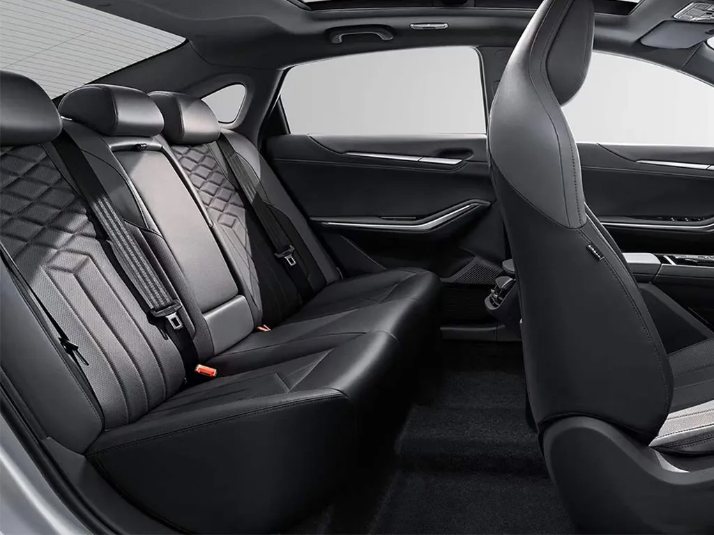 2023 ChangAn Raeton Plus 1.5T 188HP L4 7DCT,autocango,china used car exporter,china ev exporter,chinese used car exporter,chinese used ev exporter