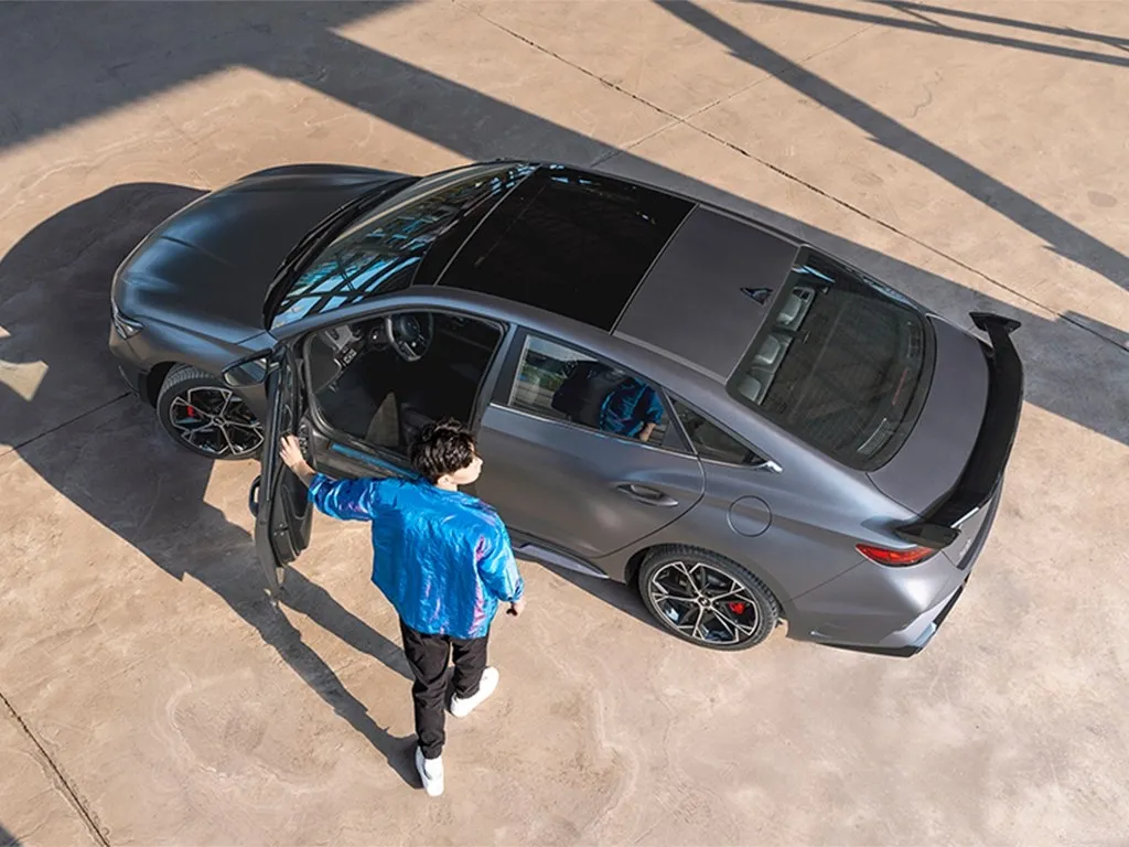 Hyundai La Festa,autocango,china used car exporter,china ev exporter,chinese used car exporter,chinese used ev exporter