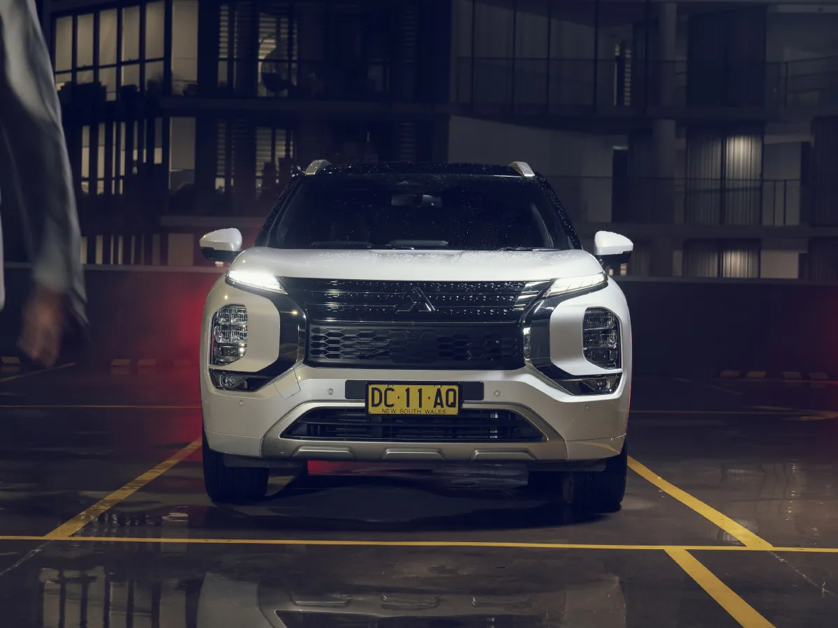 Mitsubishi Outlander,autocango,china used car exporter,china ev exporter,chinese used car exporter,chinese used ev exporter