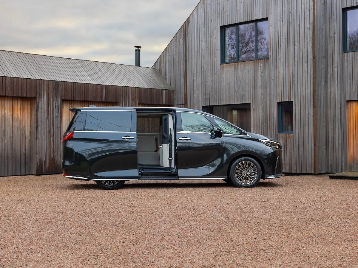 Lexus LM,autocango,china used car exporter,china ev exporter,chinese used car exporter,chinese used ev exporter