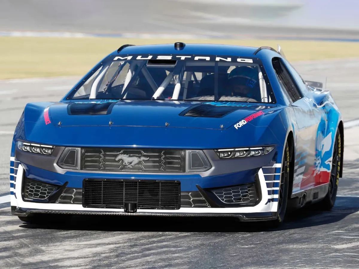 Ford Mustang,autocango,china used car exporter,china ev exporter,chinese used car exporter,chinese used ev exporter