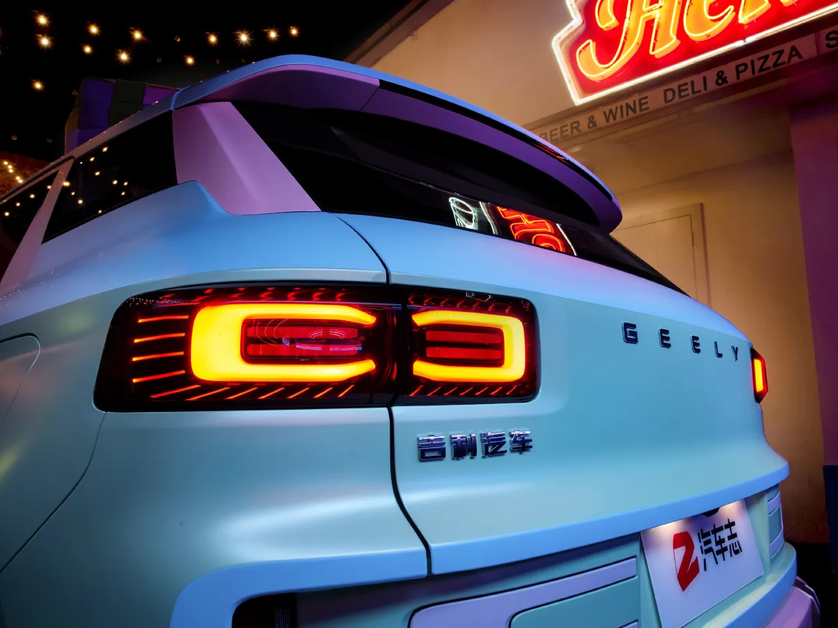 Geely ICON,autocango,china used car exporter,china ev exporter,chinese used car exporter,chinese used ev exporter