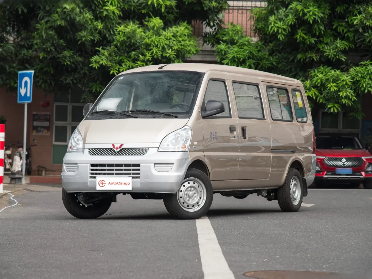 2021 WuLing RongGuang 1.5L 99HP L4 5MT,autocango,china used car exporter,china ev exporter,chinese used car exporter,chinese used ev exporter
