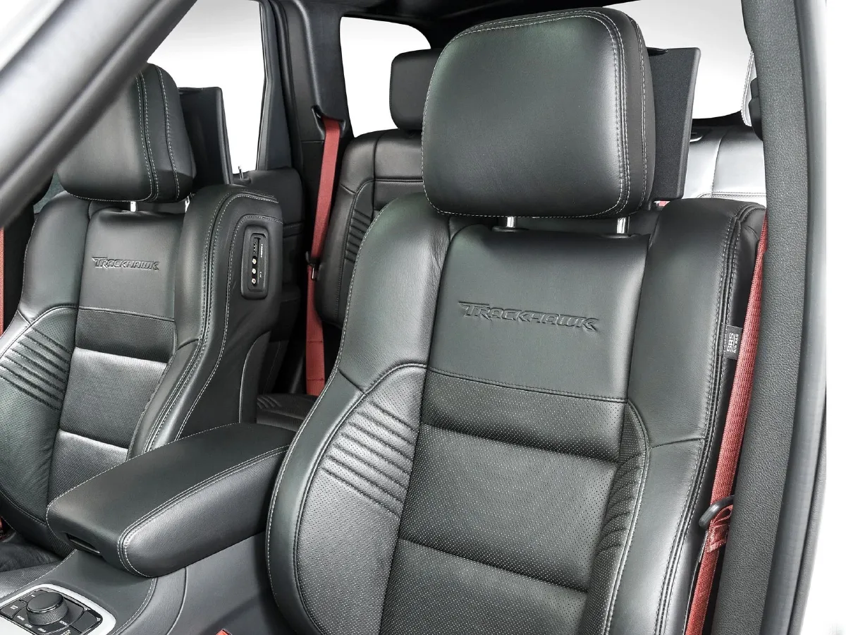 Jeep Grand Cherokee,autocango,china used car exporter,china ev exporter,chinese used car exporter,chinese used ev exporter