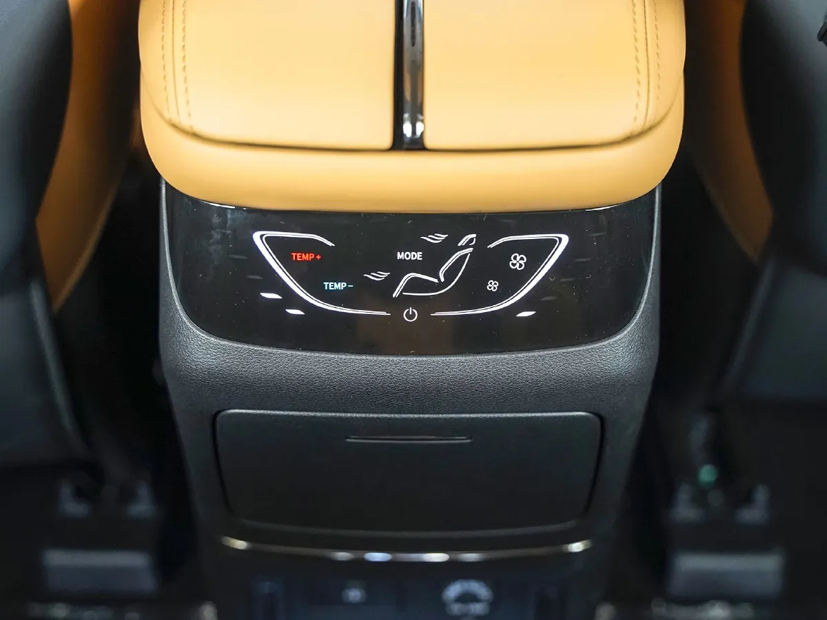 DongFeng Forthing XingHai V9,autocango,china used car exporter,china ev exporter,chinese used car exporter,chinese used ev exporter DongFeng Forthing XingHai V9,autocango,china used car exporter,china ev exporter,chinese used car exporter,chinese used ev exporter