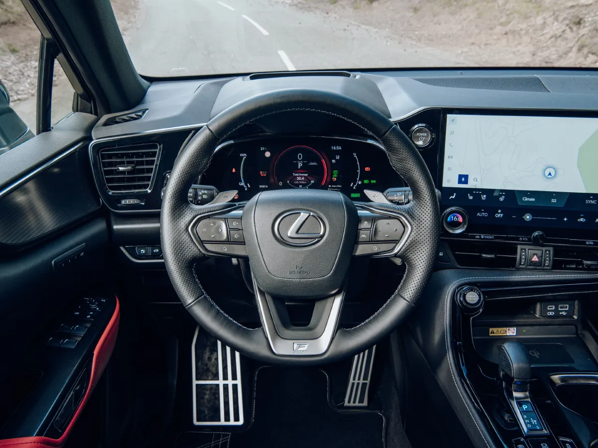 2024 Lexus NX 2.5L 185HP L4 E-CVT PHEV 16KWH,autocango,china used car exporter,china ev exporter,chinese used car exporter,chinese used ev exporter