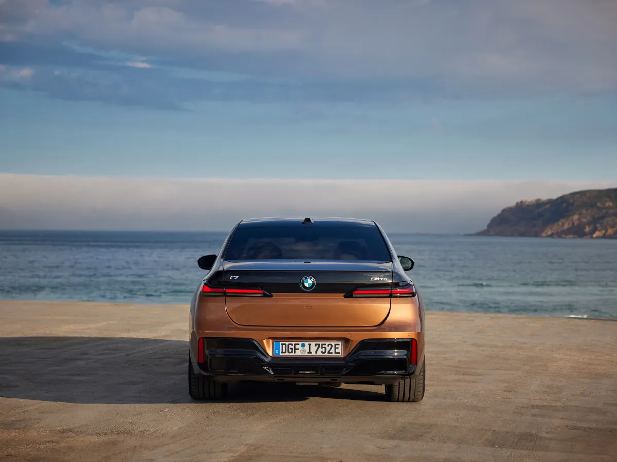 BMW i7,autocango,china used car exporter,china ev exporter,chinese used car exporter,chinese used ev exporter