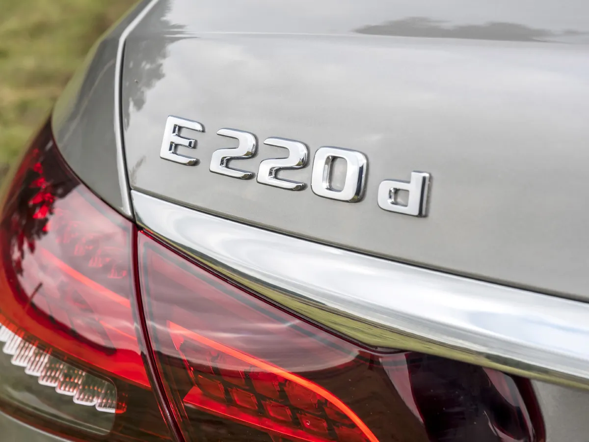 Mercedes-Benz E Class,autocango,china used car exporter,china ev exporter,chinese used car exporter,chinese used ev exporter