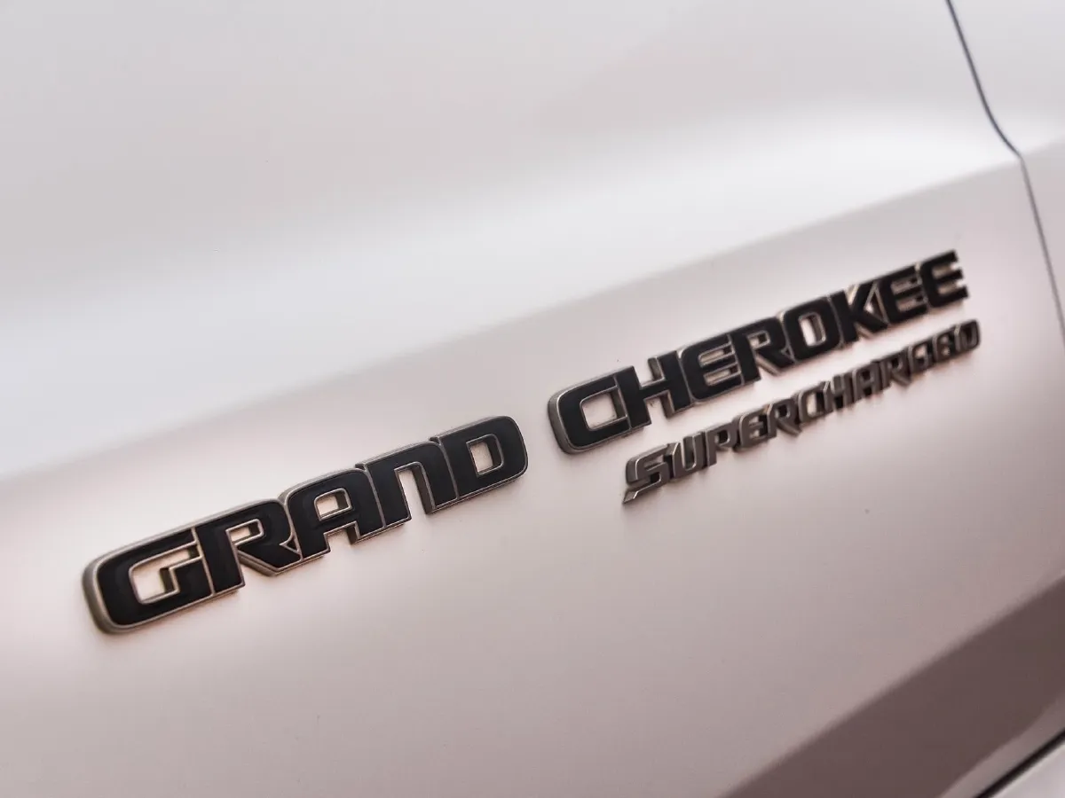 Jeep Grand Cherokee,autocango,china used car exporter,china ev exporter,chinese used car exporter,chinese used ev exporter