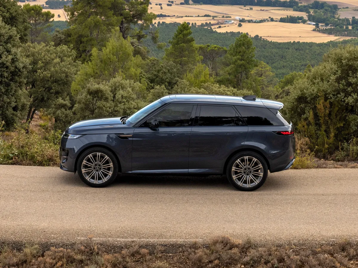 Land Rover Range Rover Sport,autocango,china used car exporter,china ev exporter,chinese used car exporter,chinese used ev exporter