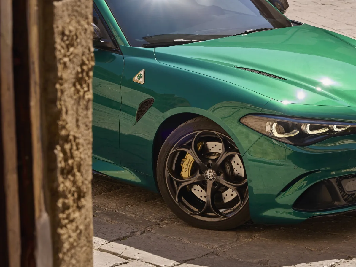 Alfa Romeo Giulia,autocango,china used car exporter,china ev exporter,chinese used car exporter,chinese used ev exporter