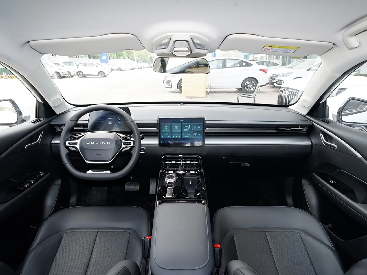 WuLing E5,autocango,china used car exporter,china ev exporter,chinese used car exporter,chinese used ev exporter