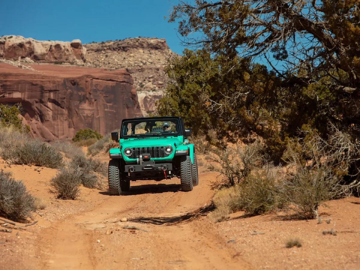 2015 Jeep Wrangler 2.8T 200HP L4 5AT,autocango,china used car exporter,china ev exporter,chinese used car exporter,chinese used ev exporter