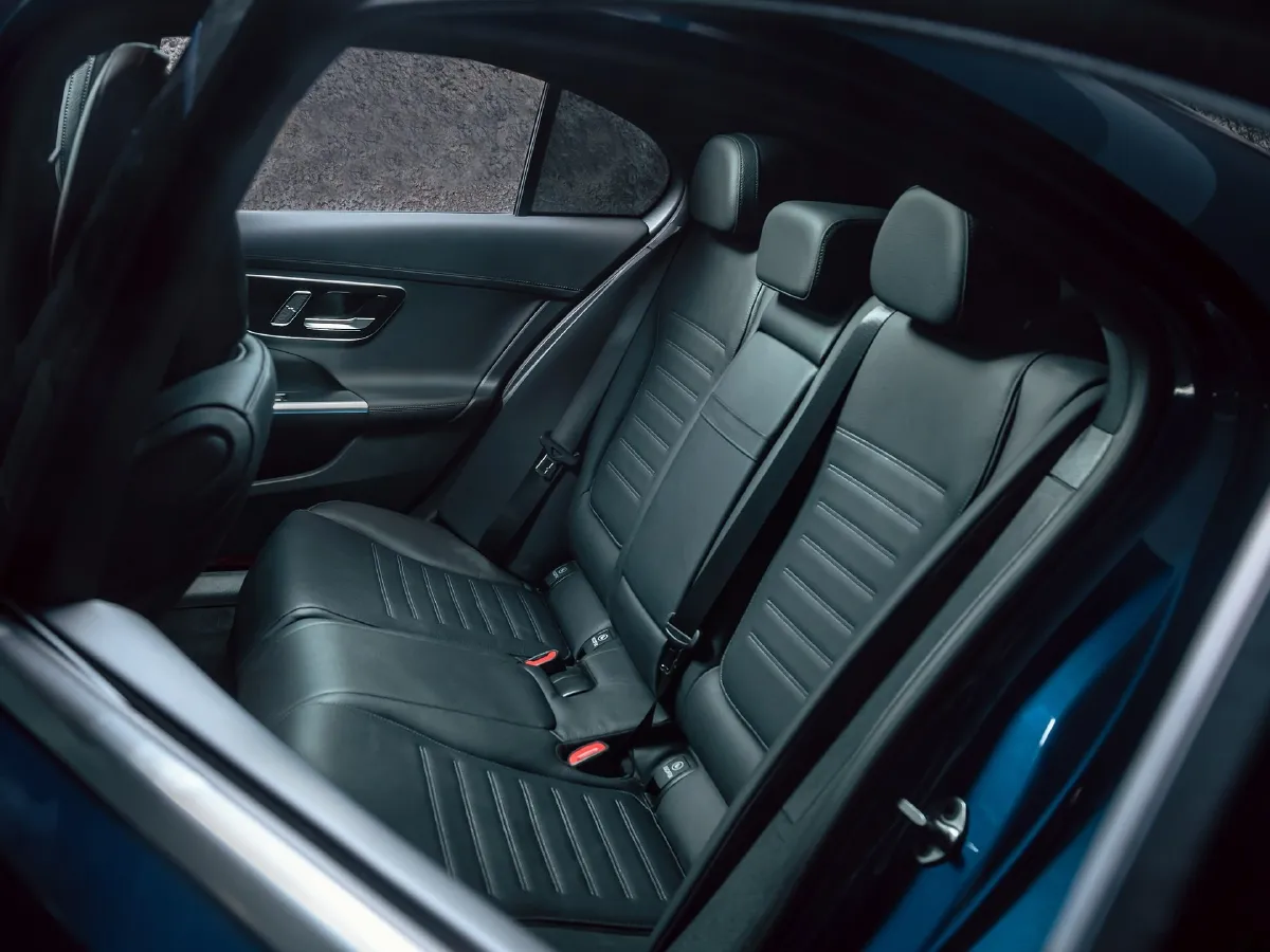 Mercedes-Benz C Class,autocango,china used car exporter,china ev exporter,chinese used car exporter,chinese used ev exporter