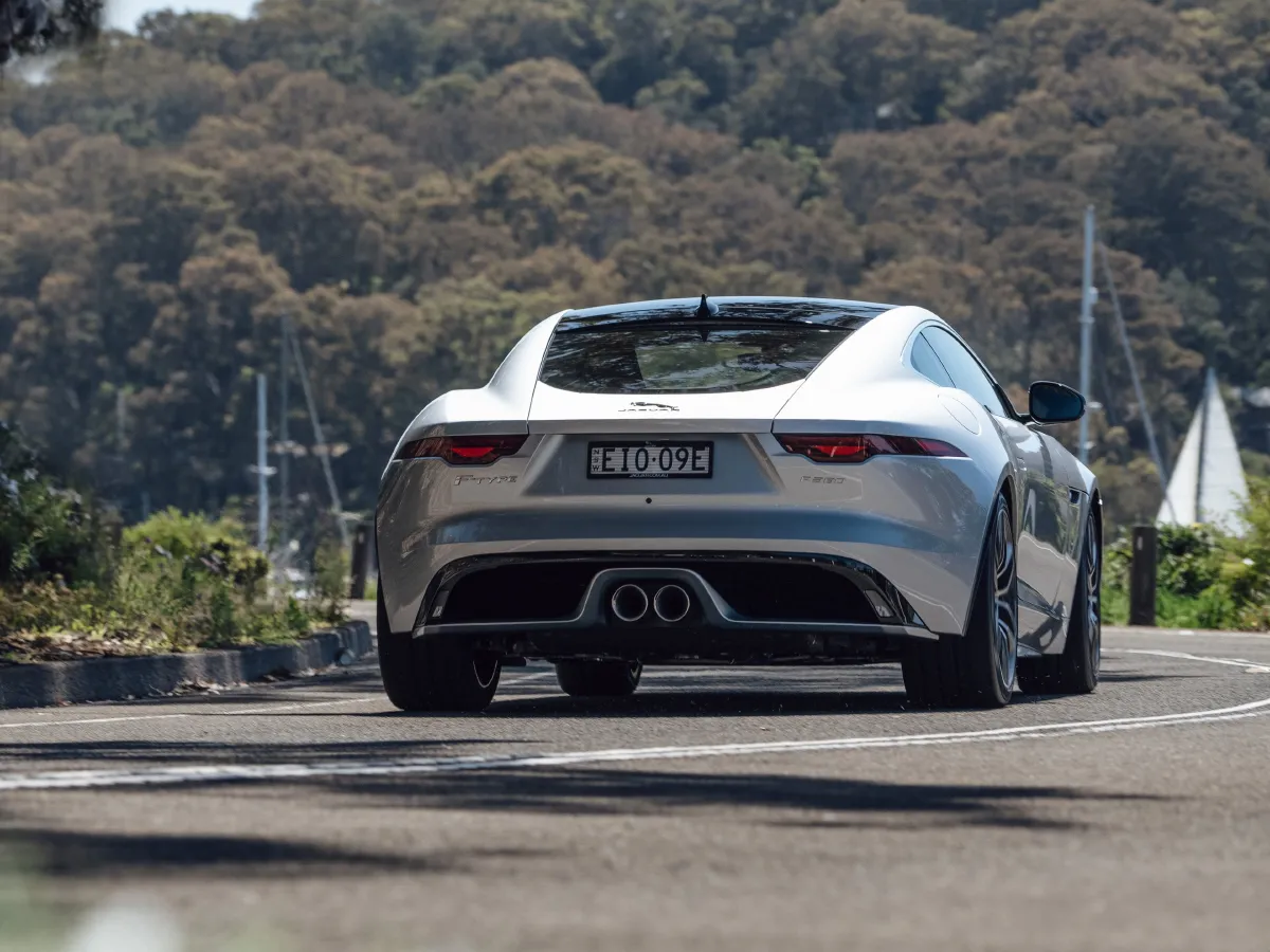 Jaguar F-TYPE,autocango,china used car exporter,china ev exporter,chinese used car exporter,chinese used ev exporter