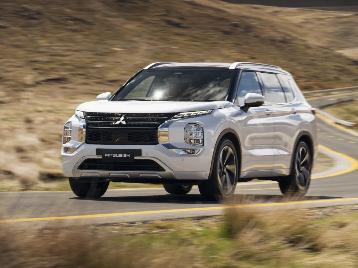 Mitsubishi Outlander,autocango,china used car exporter,china ev exporter,chinese used car exporter,chinese used ev exporter