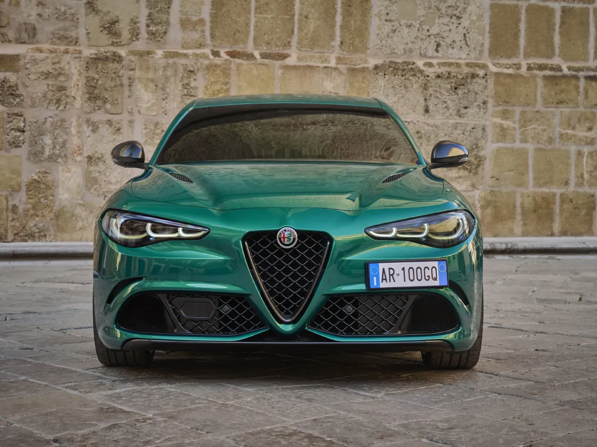 Alfa Romeo Giulia,autocango,china used car exporter,china ev exporter,chinese used car exporter,chinese used ev exporter