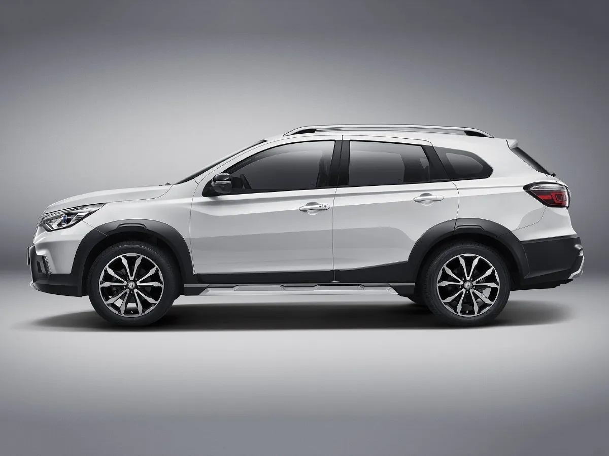 Venucia T70,autocango,china used car exporter,china ev exporter,chinese used car exporter,chinese used ev exporter