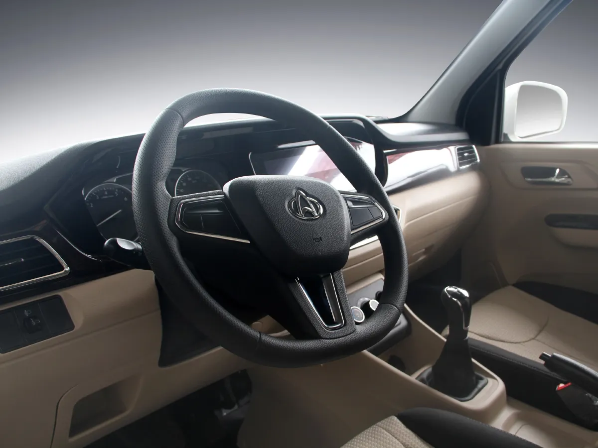 2022 ChangAn KuaYue KuaYueXing V7 1.6L 122HP L4 5MT,autocango,china used car exporter,china ev exporter,chinese used car exporter,chinese used ev exporter