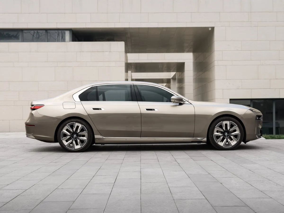 BMW i7,autocango,china used car exporter,china ev exporter,chinese used car exporter,chinese used ev exporter