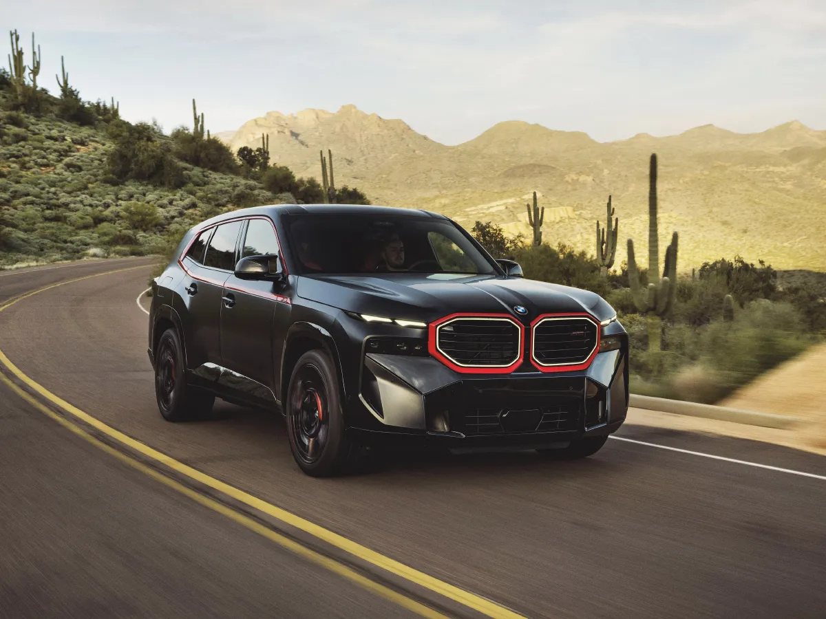 2023 BMW XM 4.4T 585HP V8 8AT PHEV 25.7KWH,autocango,china used car exporter,china ev exporter,chinese used car exporter,chinese used ev exporter