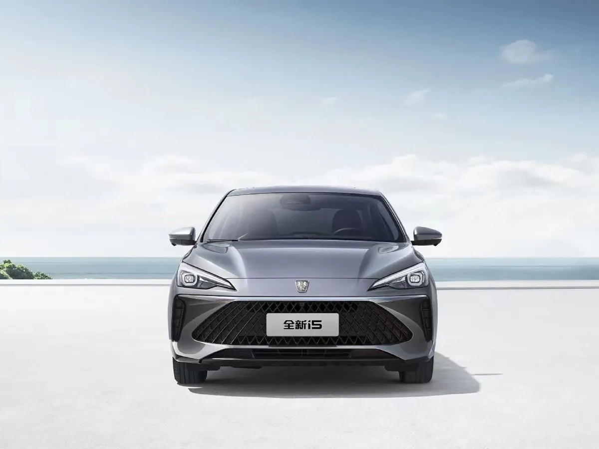 2024 Roewe i5 1.5L 129HP L4 CVT,autocango,china used car exporter,china ev exporter,chinese used car exporter,chinese used ev exporter