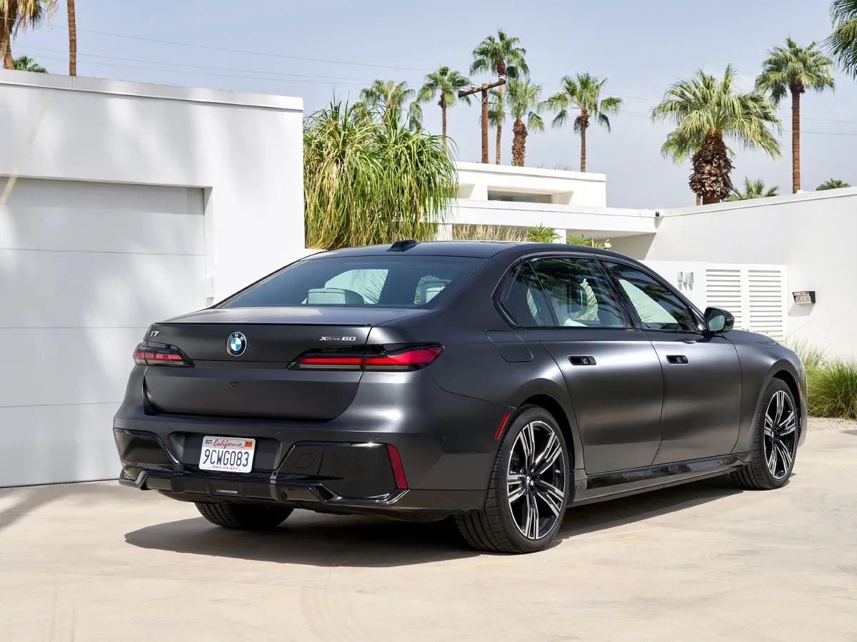 BMW i7,autocango,china used car exporter,china ev exporter,chinese used car exporter,chinese used ev exporter