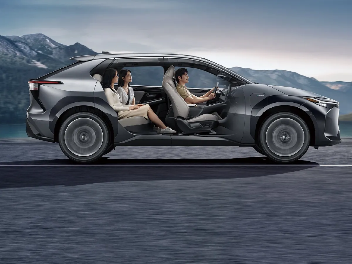 Toyota BZ4X,autocango,china used car exporter,china ev exporter,chinese used car exporter,chinese used ev exporter