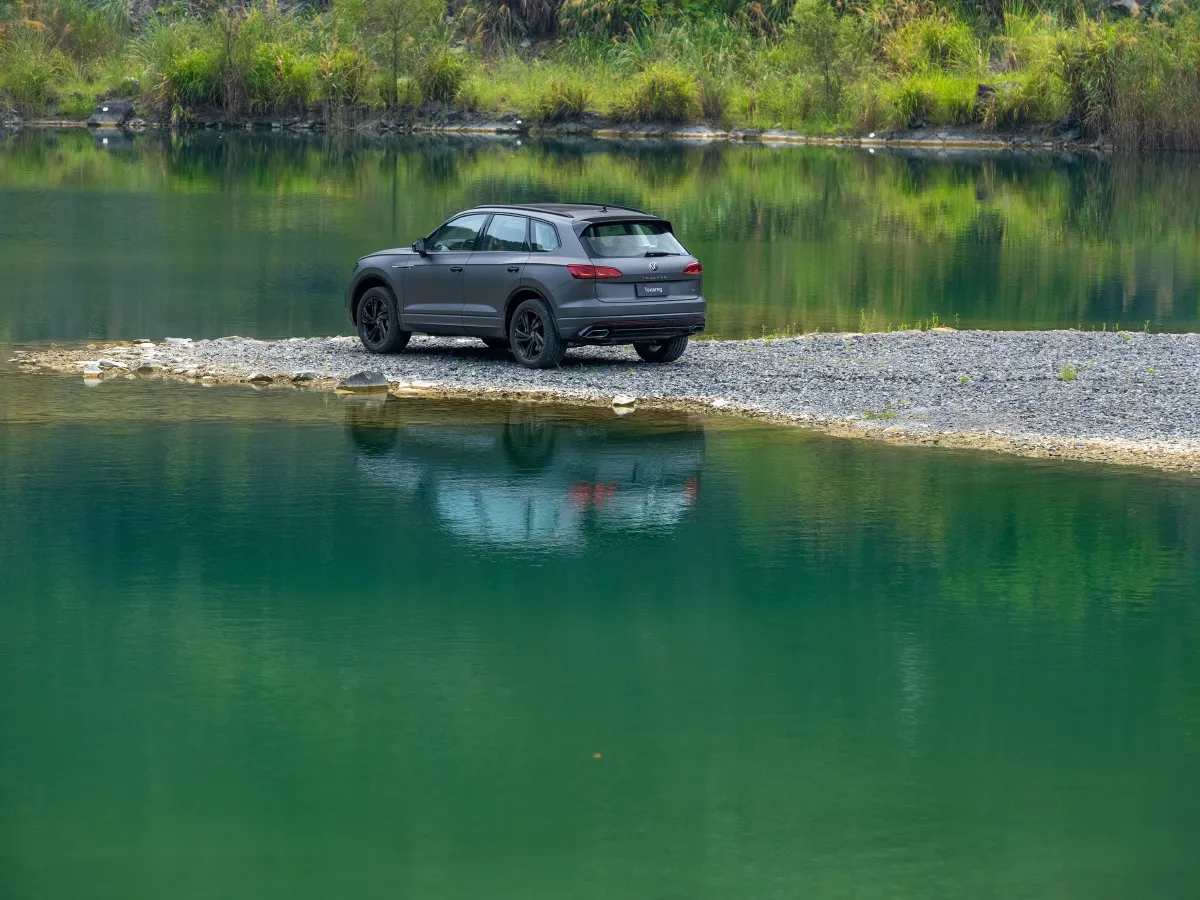 Volkswagen Touareg,autocango,china used car exporter,china ev exporter,chinese used car exporter,chinese used ev exporter