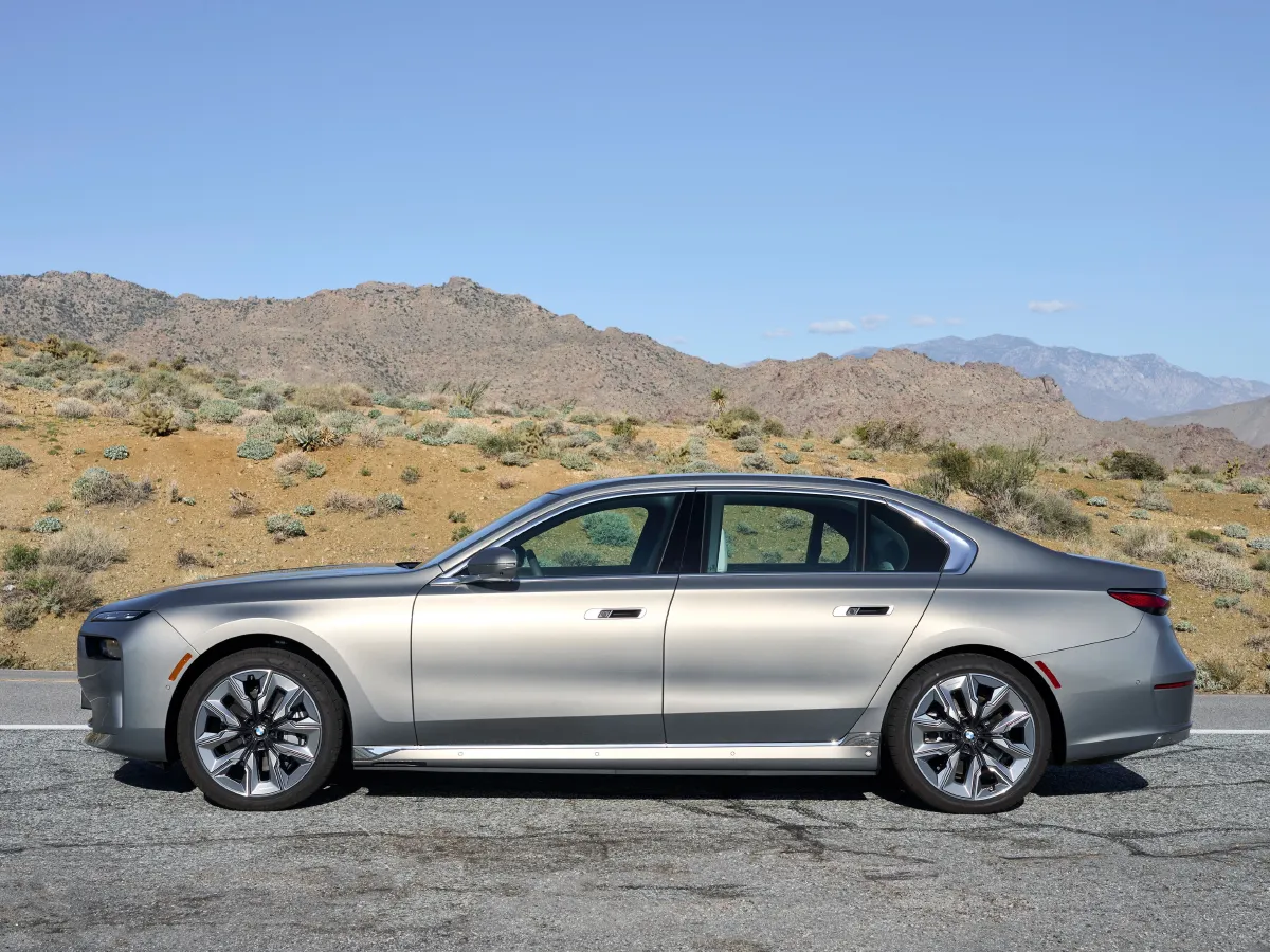 BMW i7,autocango,china used car exporter,china ev exporter,chinese used car exporter,chinese used ev exporter