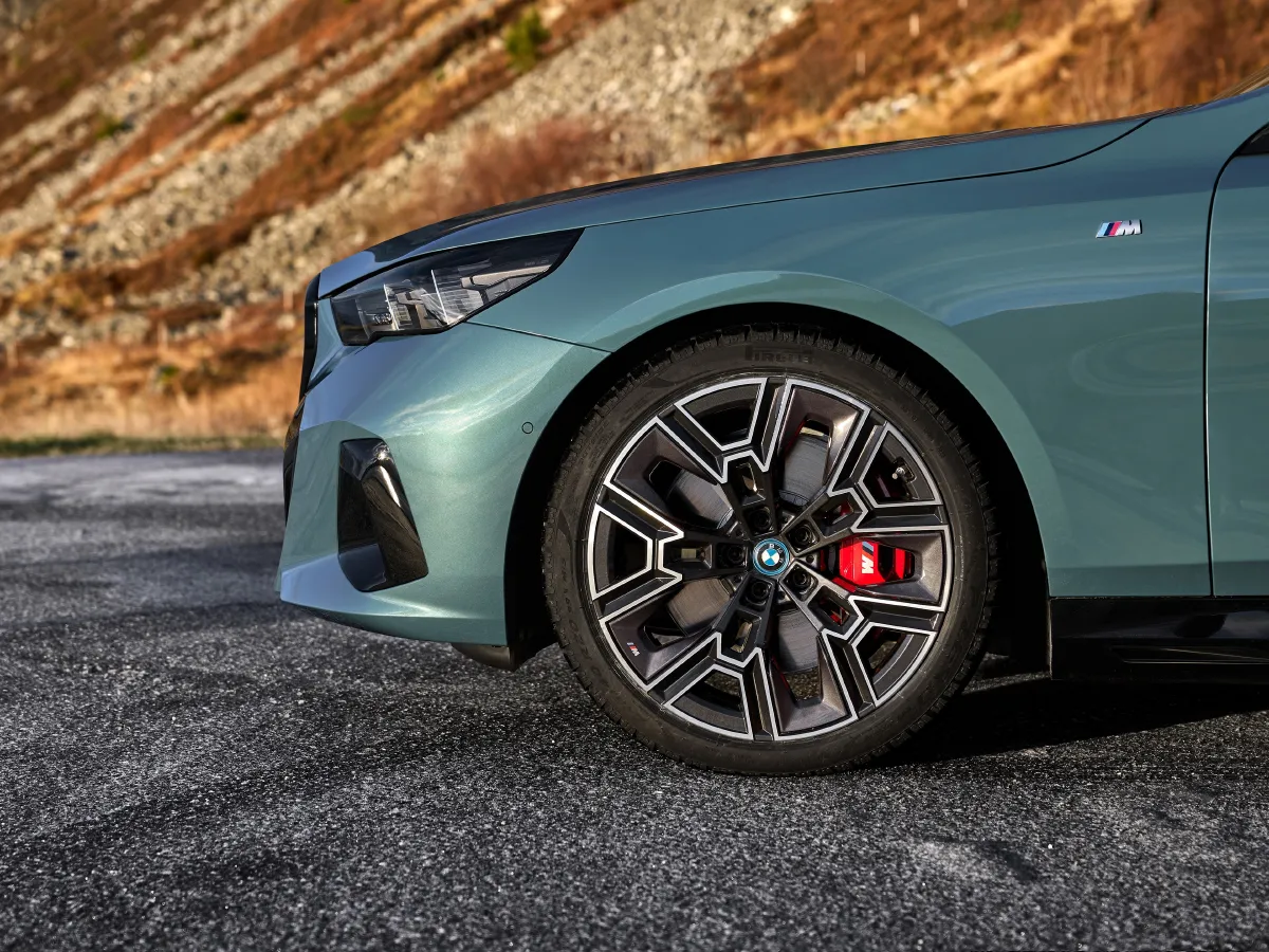 BMW i5,autocango,china used car exporter,china ev exporter,chinese used car exporter,chinese used ev exporter