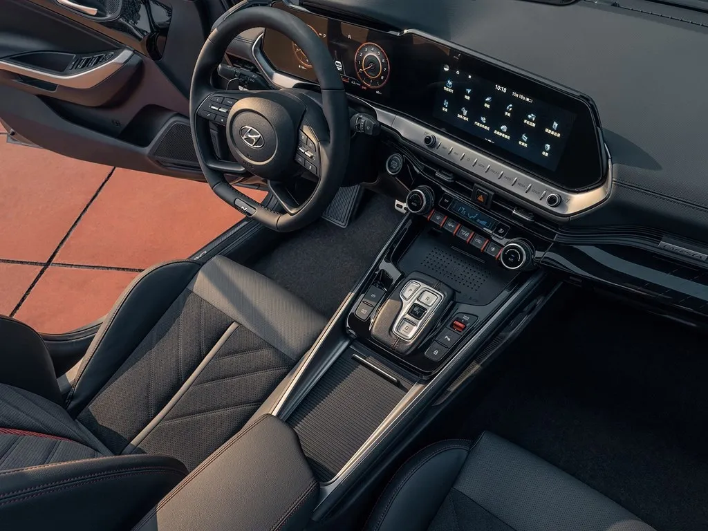 Hyundai La Festa,autocango,china used car exporter,china ev exporter,chinese used car exporter,chinese used ev exporter