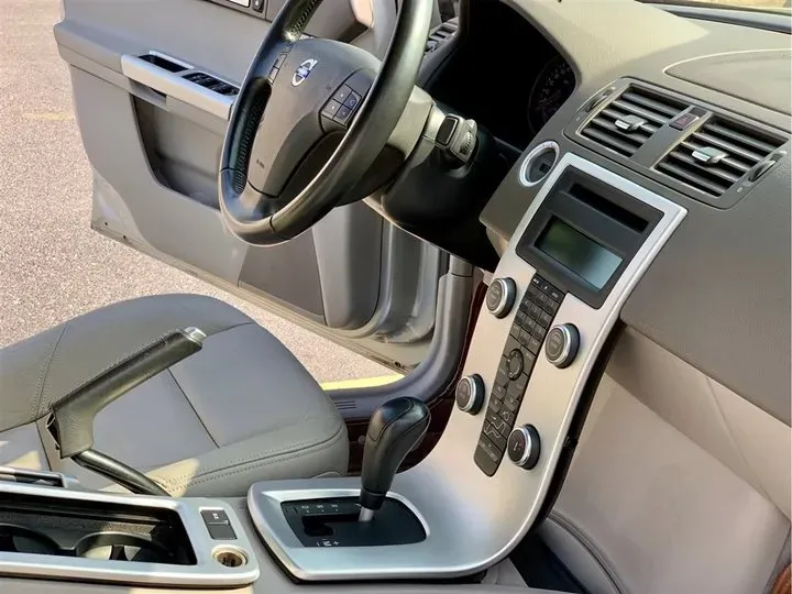 2010 Volvo S40 2.0L 141HP L4 6DCT,autocango,china used car exporter,china ev exporter,chinese used car exporter,chinese used ev exporter