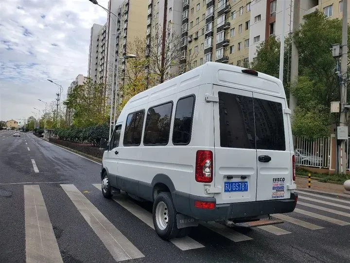 2017 Iveco BaoDi 2.5T 122HP L4 5MT,autocango,china used car exporter,china ev exporter,chinese used car exporter,chinese used ev exporter