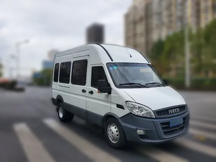 2017 Iveco BaoDi 2.5T 122HP L4 5MT,autocango,china used car exporter,china ev exporter,chinese used car exporter,chinese used ev exporter