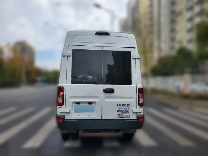 2017 Iveco BaoDi 2.5T 122HP L4 5MT,autocango,china used car exporter,china ev exporter,chinese used car exporter,chinese used ev exporter